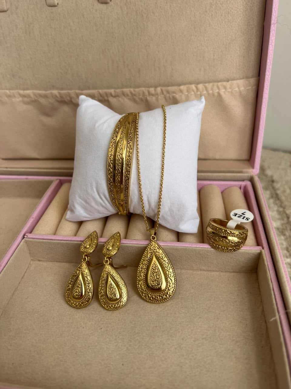 Ensemble de Bijoux Traditionnels Marocains – Collier Beldi + Bracelet + Bague + Chaîne + Boucles d’Oreilles